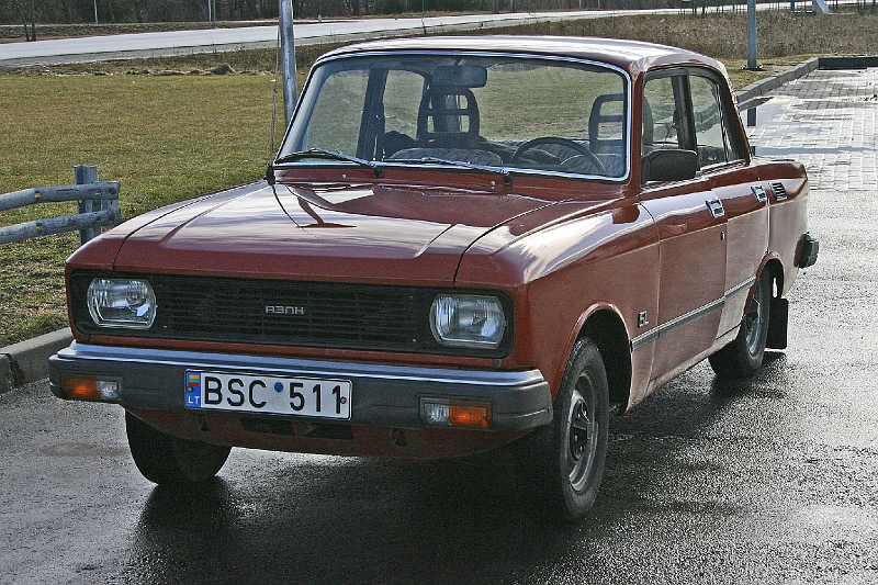 Russian Moskvitch 2140 412 red