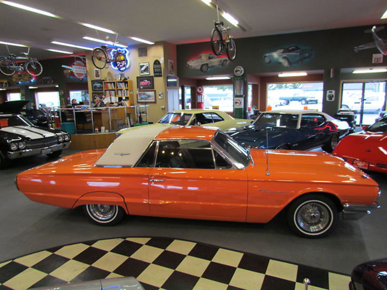 Ford Thunderbird Landau / Search in Store - Specs, Videos, Photos ...