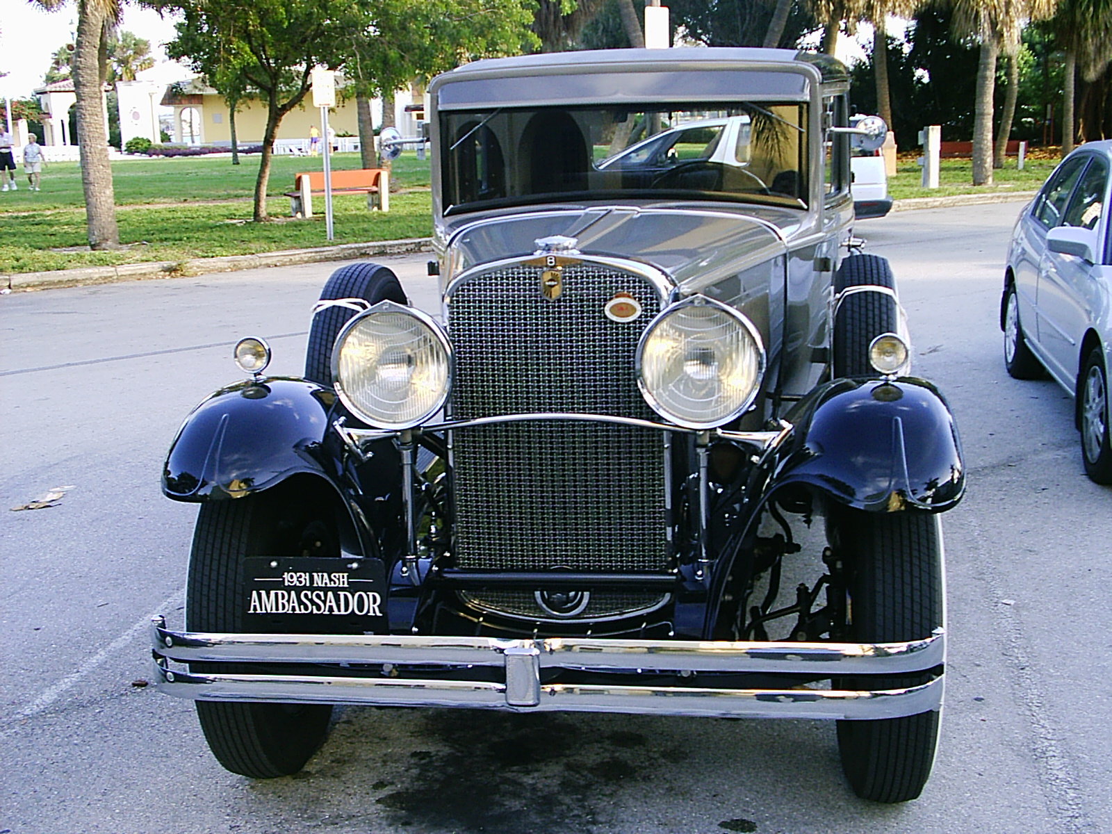 File:1931 Nash Ambassador Sedan Front.jpg - Wikimedia Commons