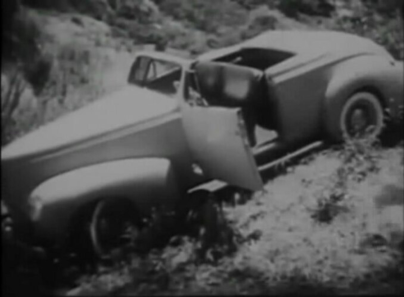 IMCDb.org: 1939 Nash Ambassador Eight Cabriolet [3981] in "The ...
