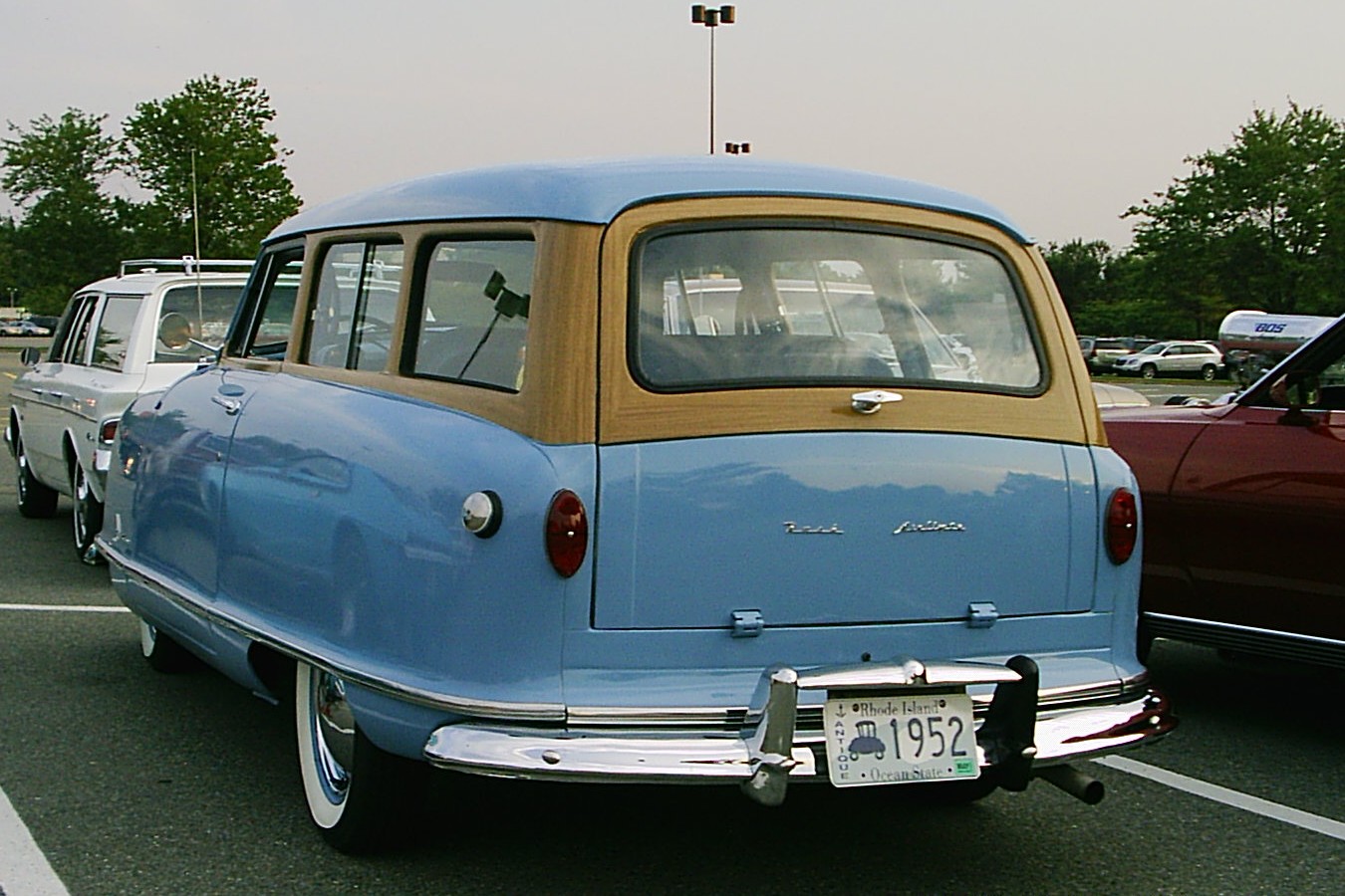 File:1952 Nash Rambler blue wagon rear.jpg - Wikimedia Commons