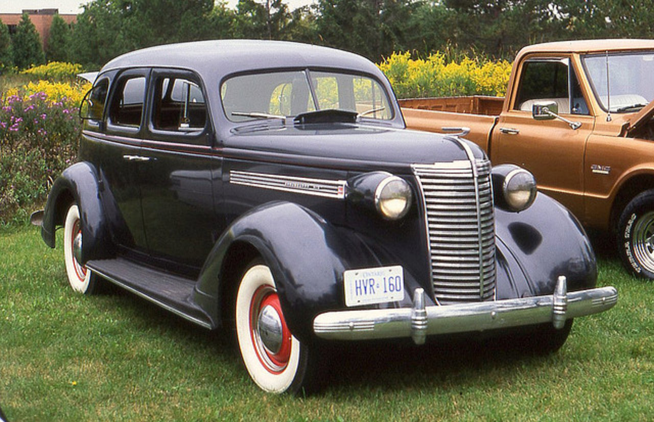 1940 Nash Ambassador Six 4 Door Sedan - AxSoris.