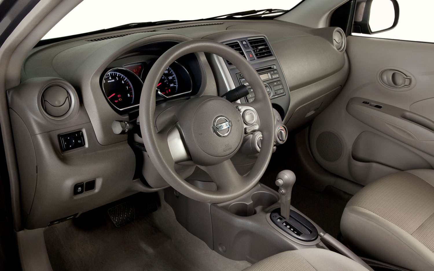 2012 Nissan Versa Sedan Front Interior Photo 24