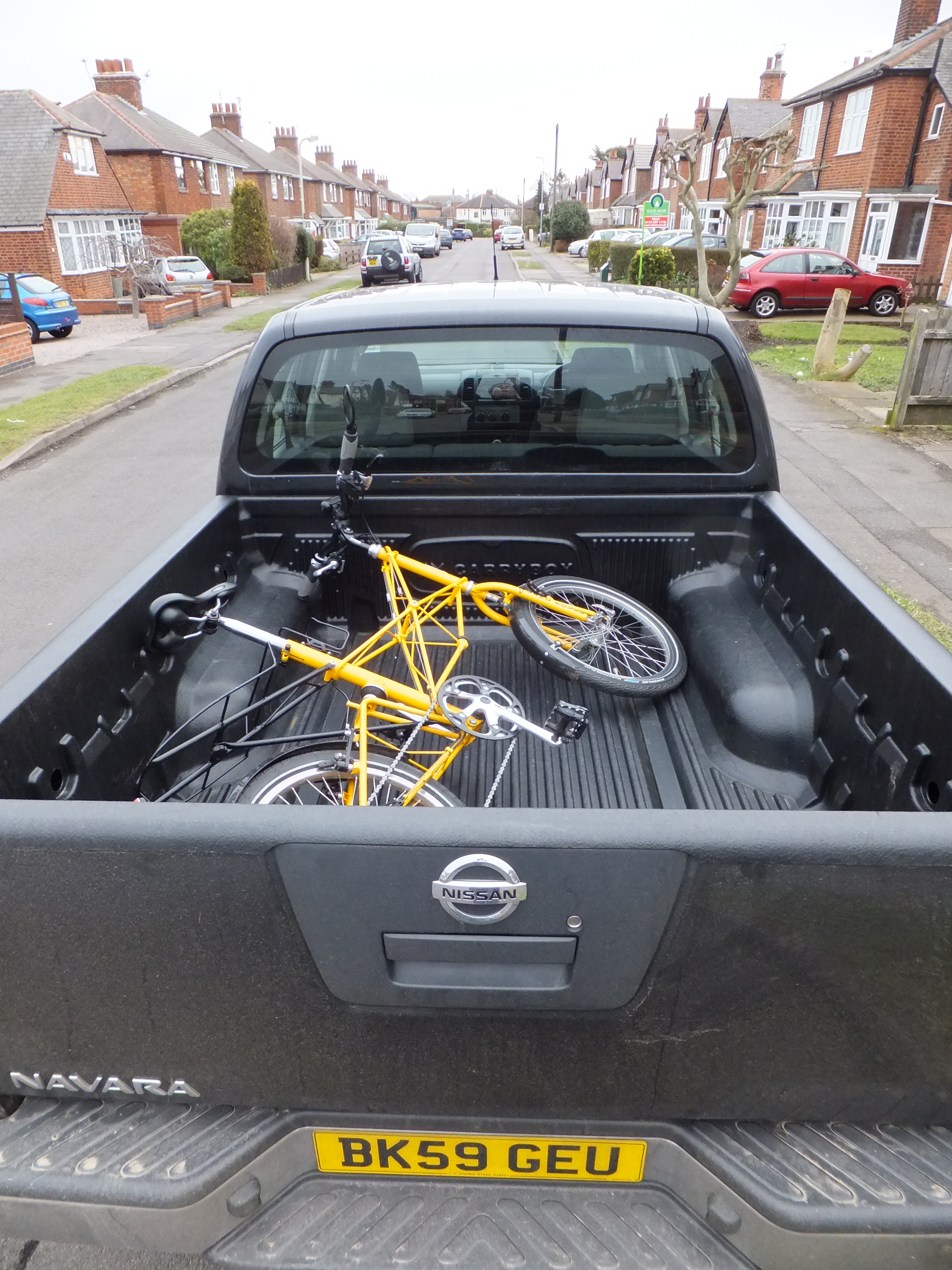 Will a Land Rover fit inside a Nissan Navara? | Flickr - Photo ...