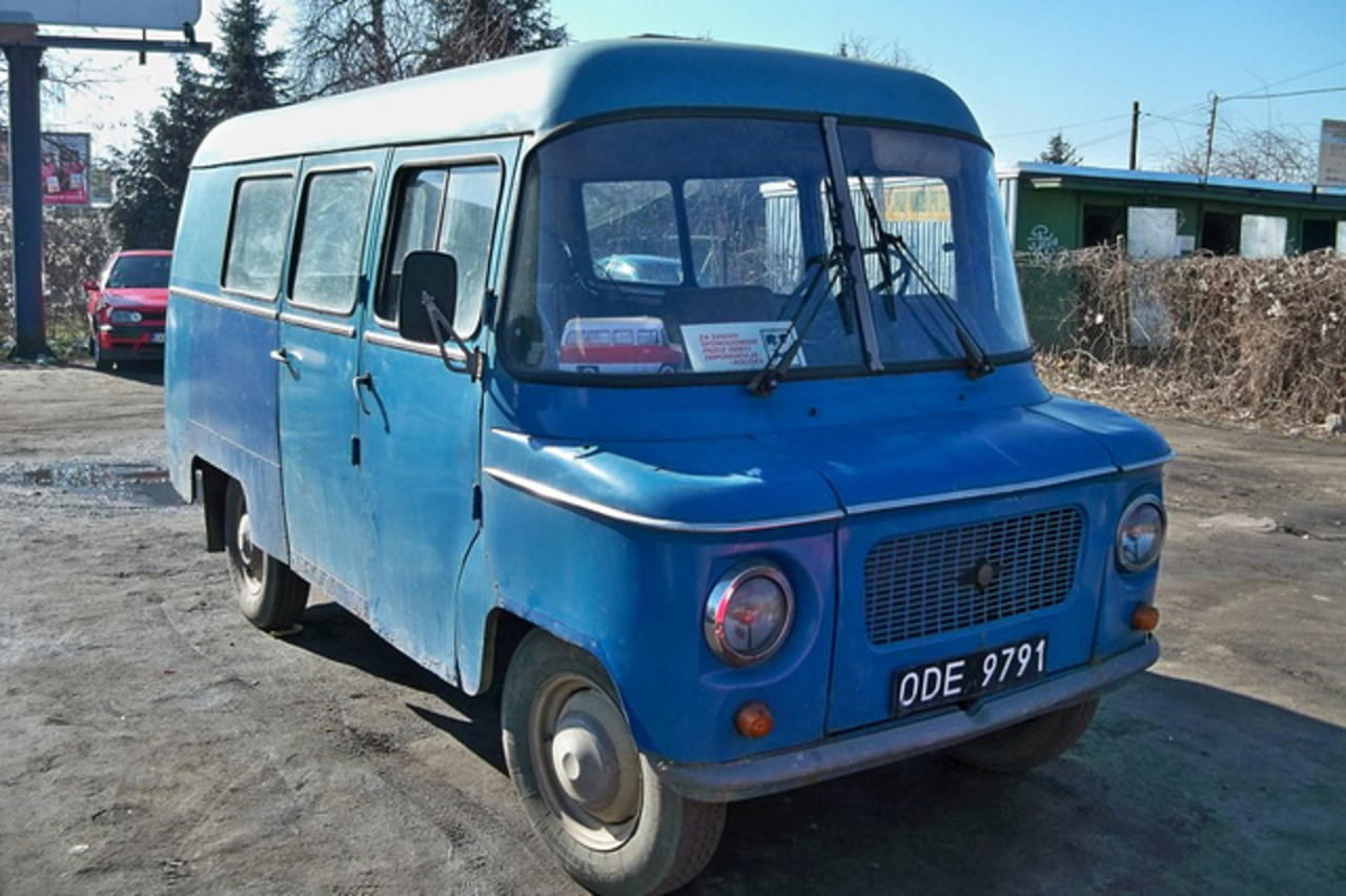 Flickr: The Eastern European Vans and light trucks Pool