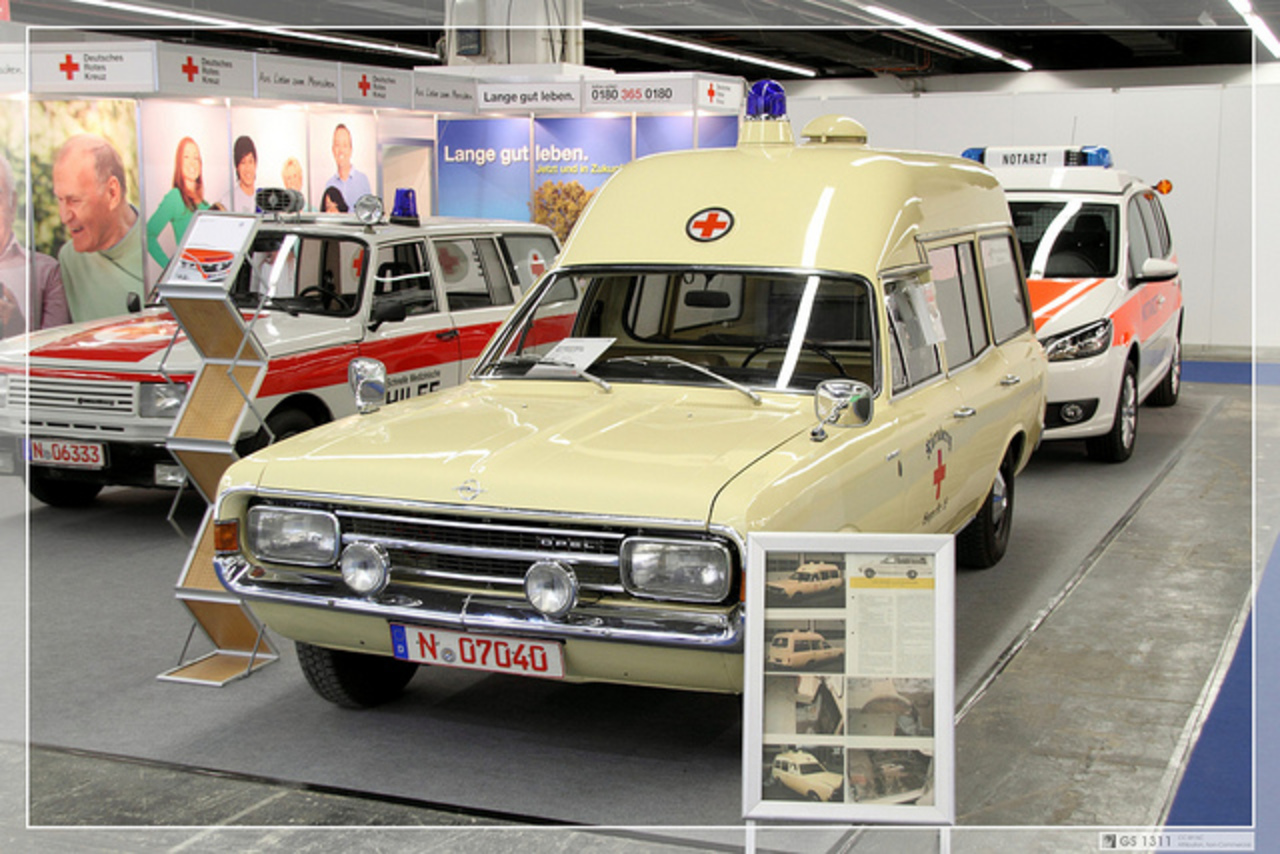 1966 - 1972 Opel Rekord C Krankenwagen (01) | Flickr - Photo Sharing!