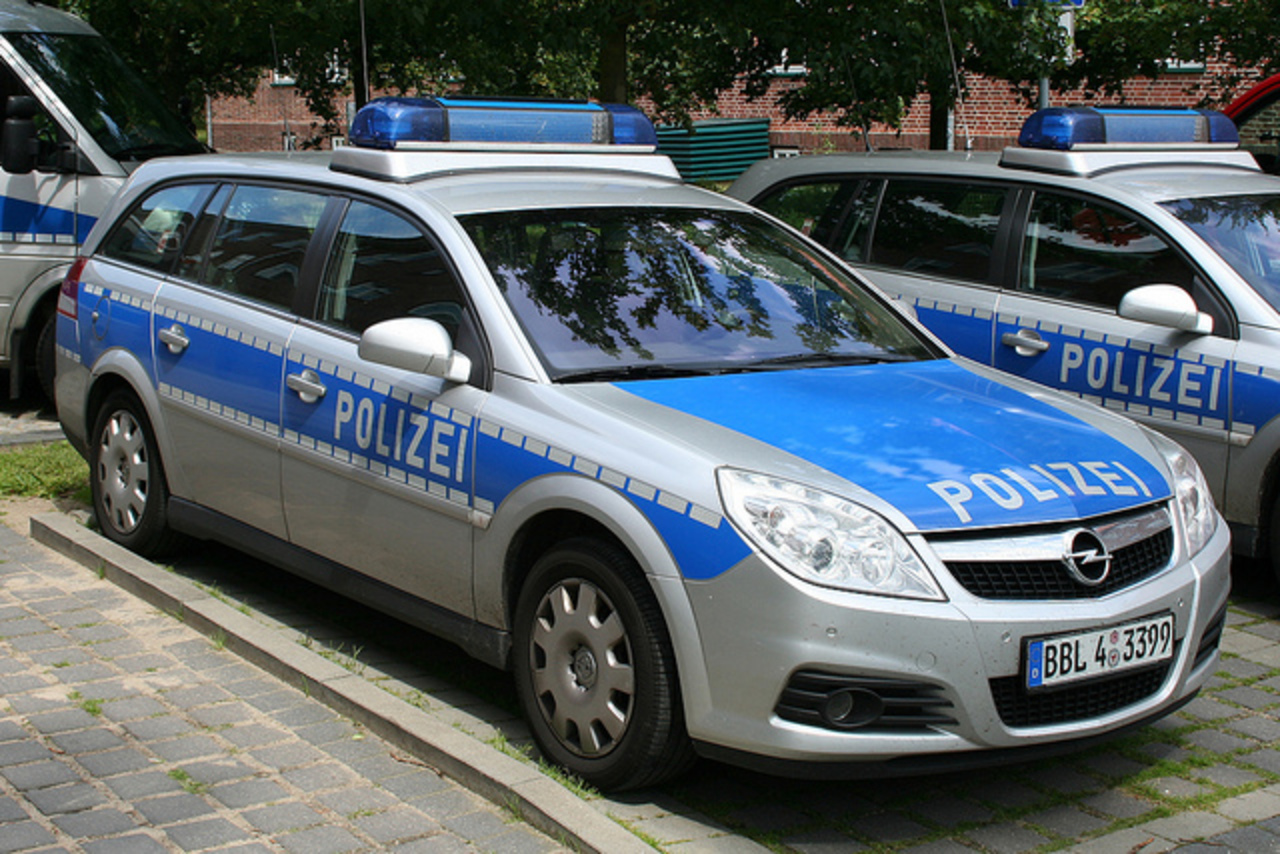 Opel Vectra Caravan 1.9 CDTI - Polizei Brandenburg | Flickr ...