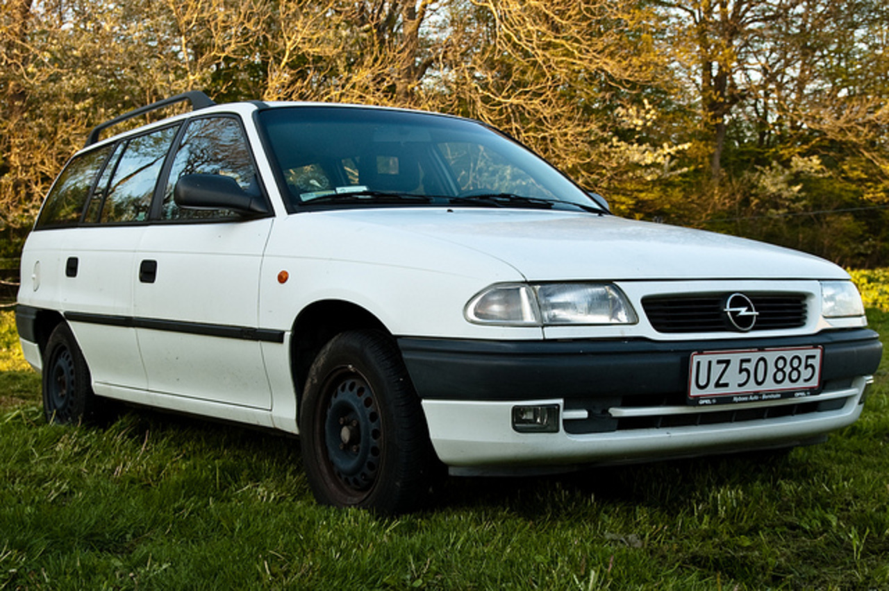 1996 Opel Astra 1,6i Caravan | Flickr - Photo Sharing!