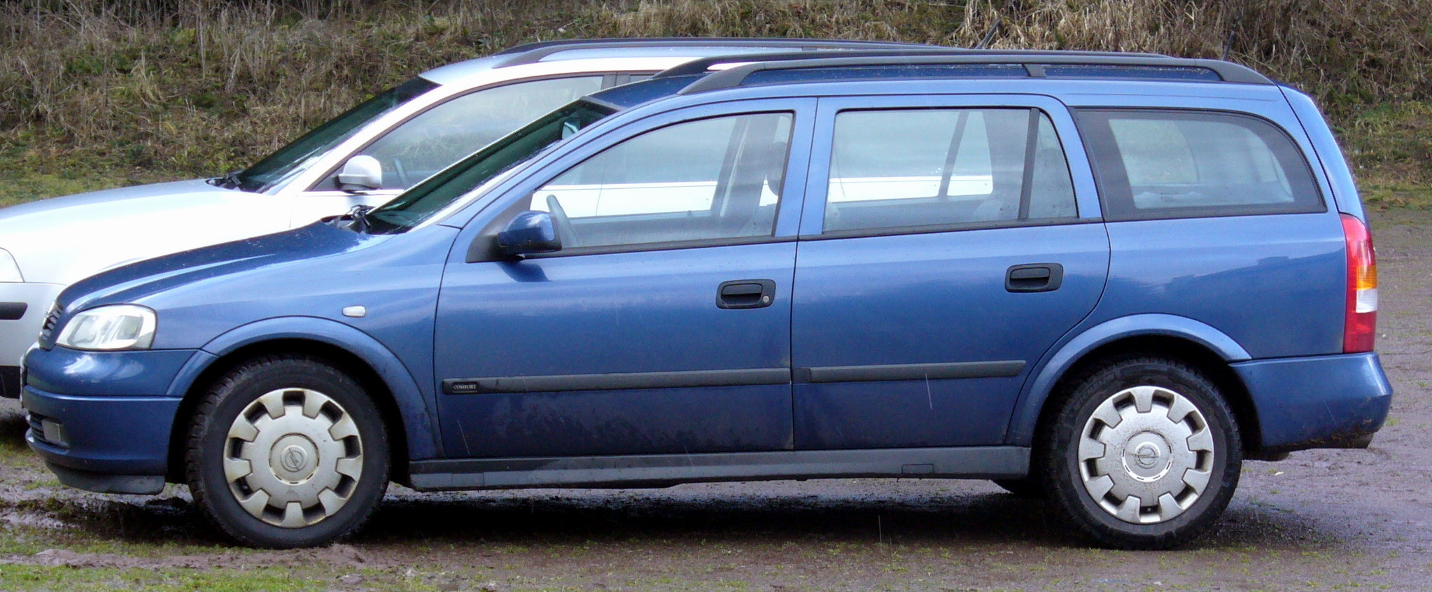File:Opel Astra Caravan G.jpg - Wikimedia Commons