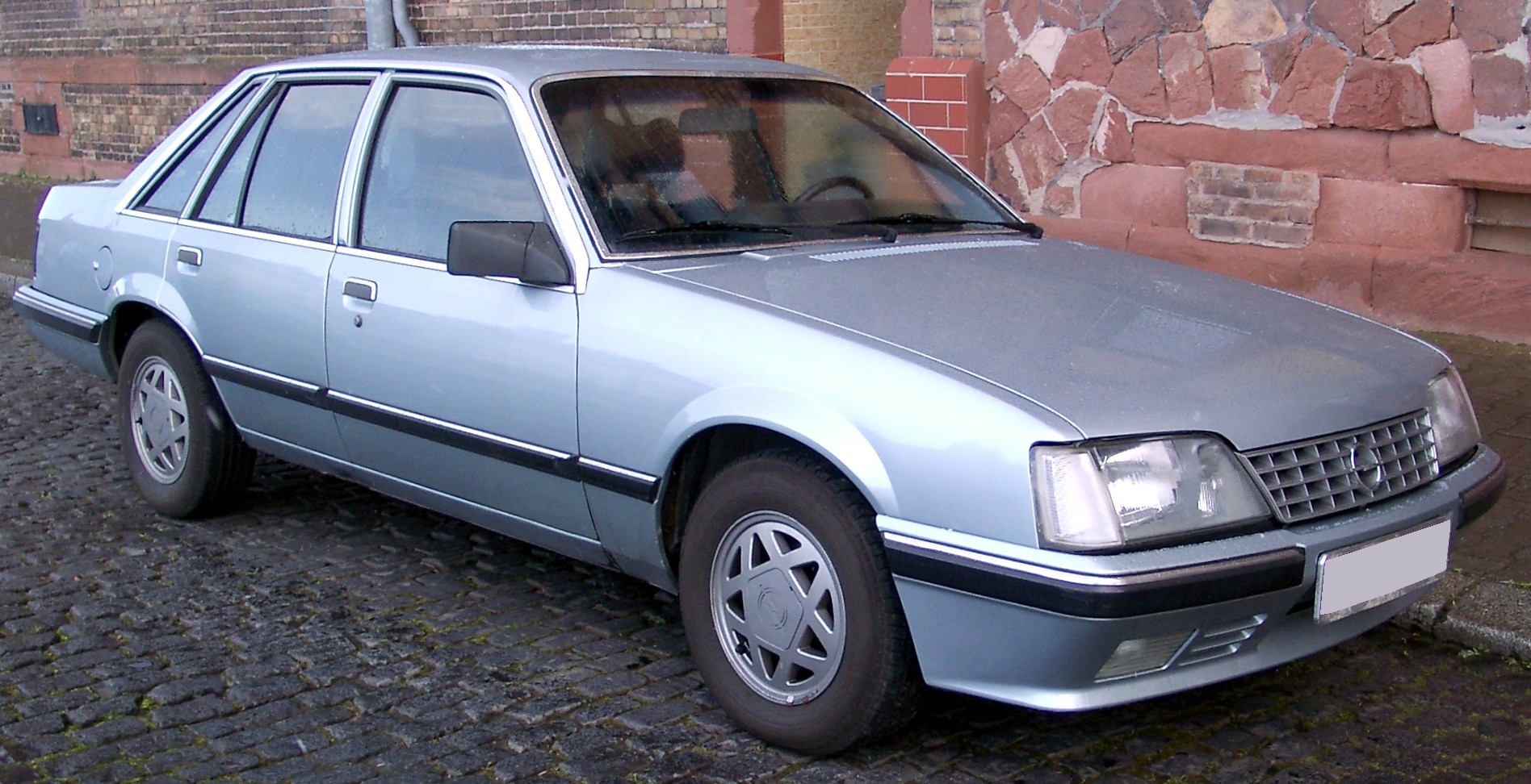 File:Opel Senator front 20080303.jpg - Wikimedia Commons
