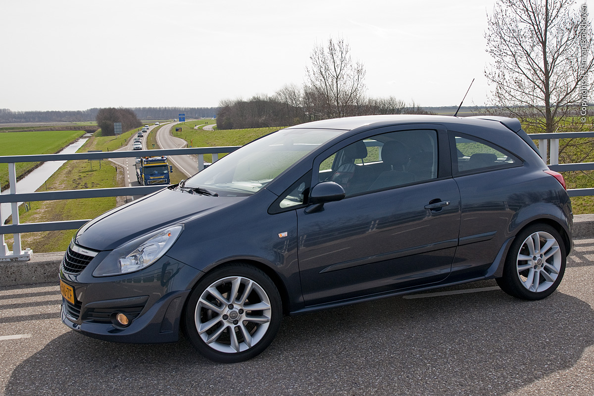 Opel Corsa 1.4 16V Sport | Flickr - Photo Sharing!