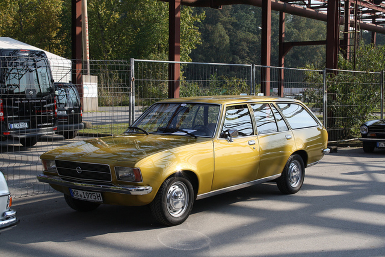Opel Rekord Caravan 1900 1975 | Flickr - Photo Sharing!