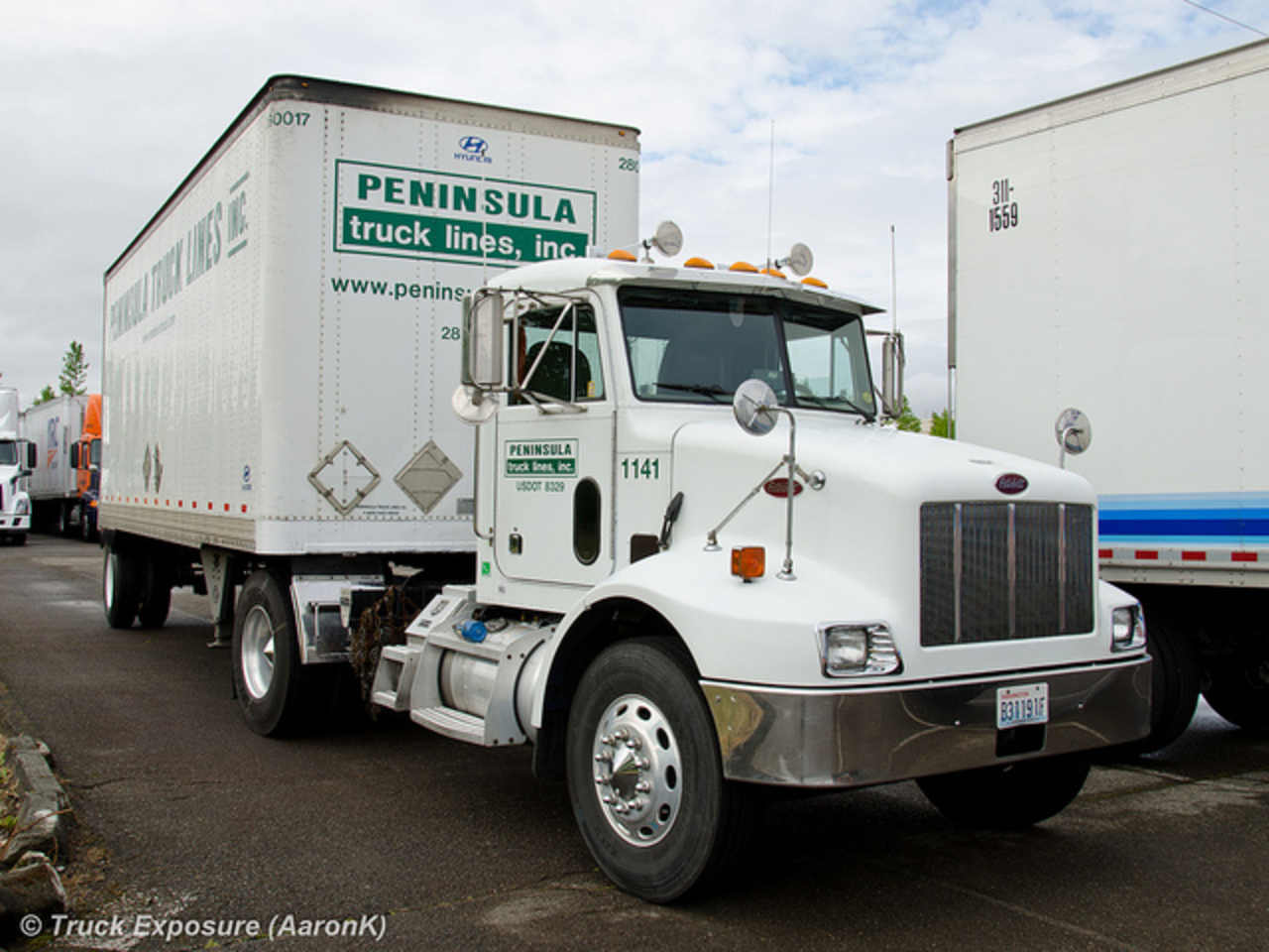 Peninsula Truck Lines Peterbilt 330 | Flickr - Photo Sharing!
