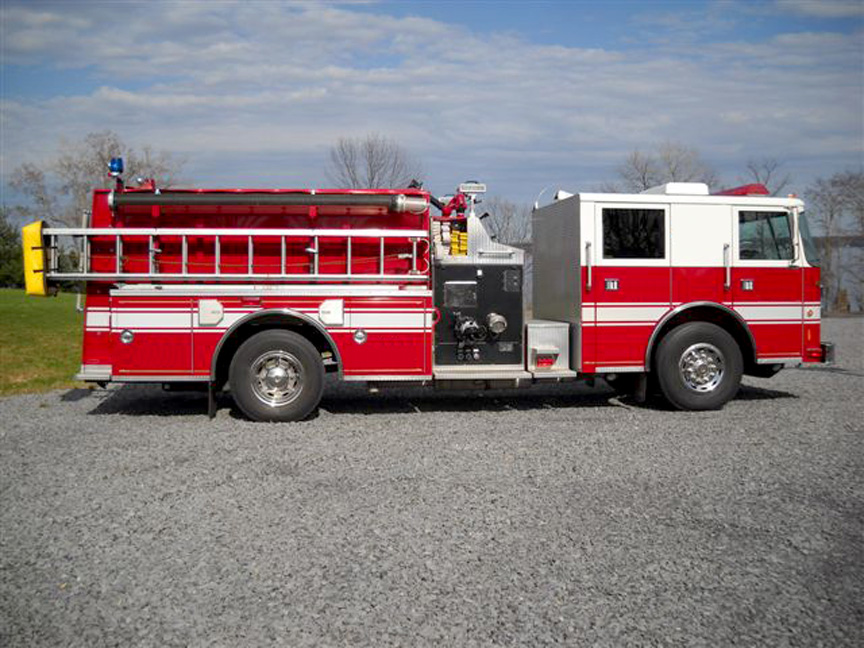 2000 Pierce Saber Custom Pumper - Brindlee Mountain Fire Apparatus