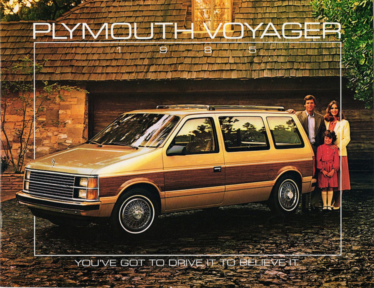 Додж вояджер. Плимут Вояджер 1984-1985. Chrysler Plymouth Voyager. Plymouth Voyager 1984. Крайслер Вояджер 1984.