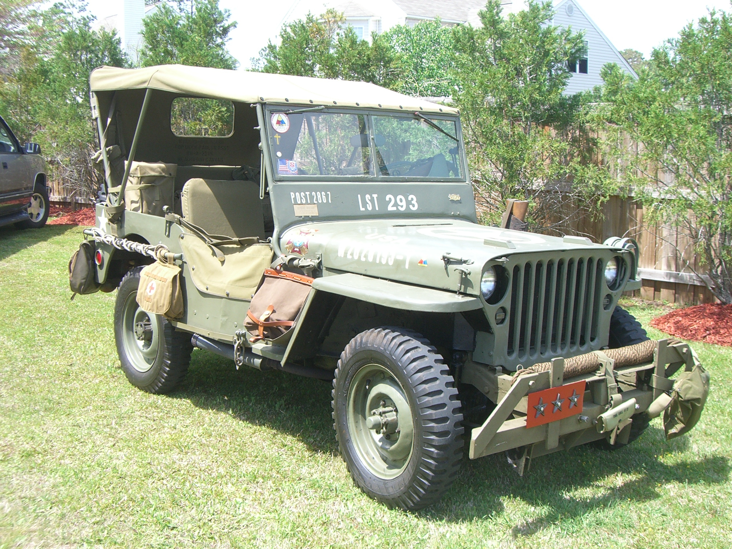 Reo 2 Ton 6x6 Military Truck With Searchlight: Photo #