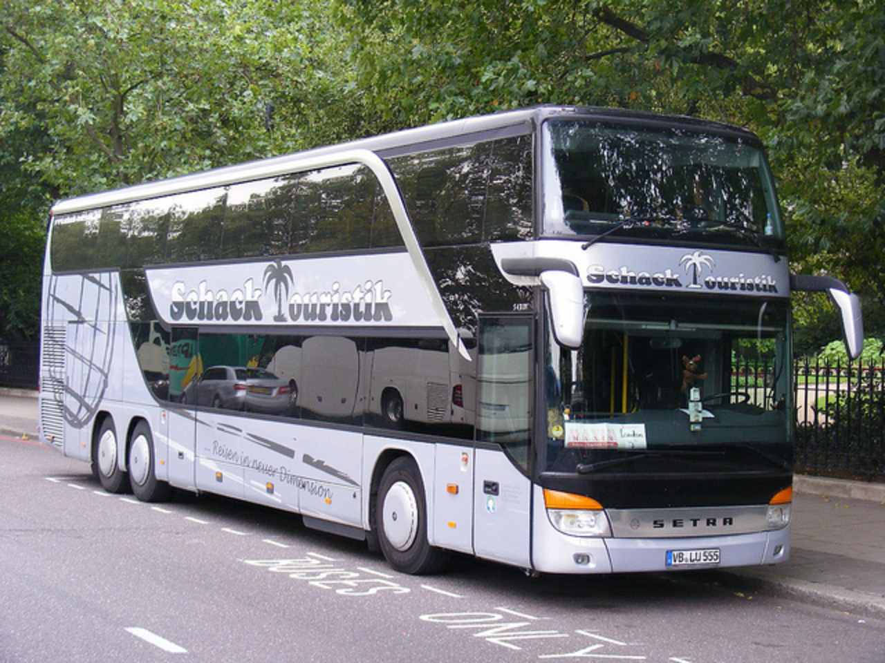 Flickr: The FOREIGN REGISTERED BUSES AND COACHES VISITING IN THE ...