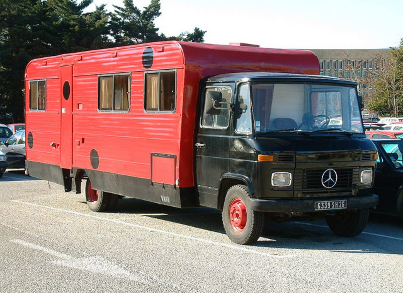 Flickr: The House trucks and buses (any house on wheels) Pool