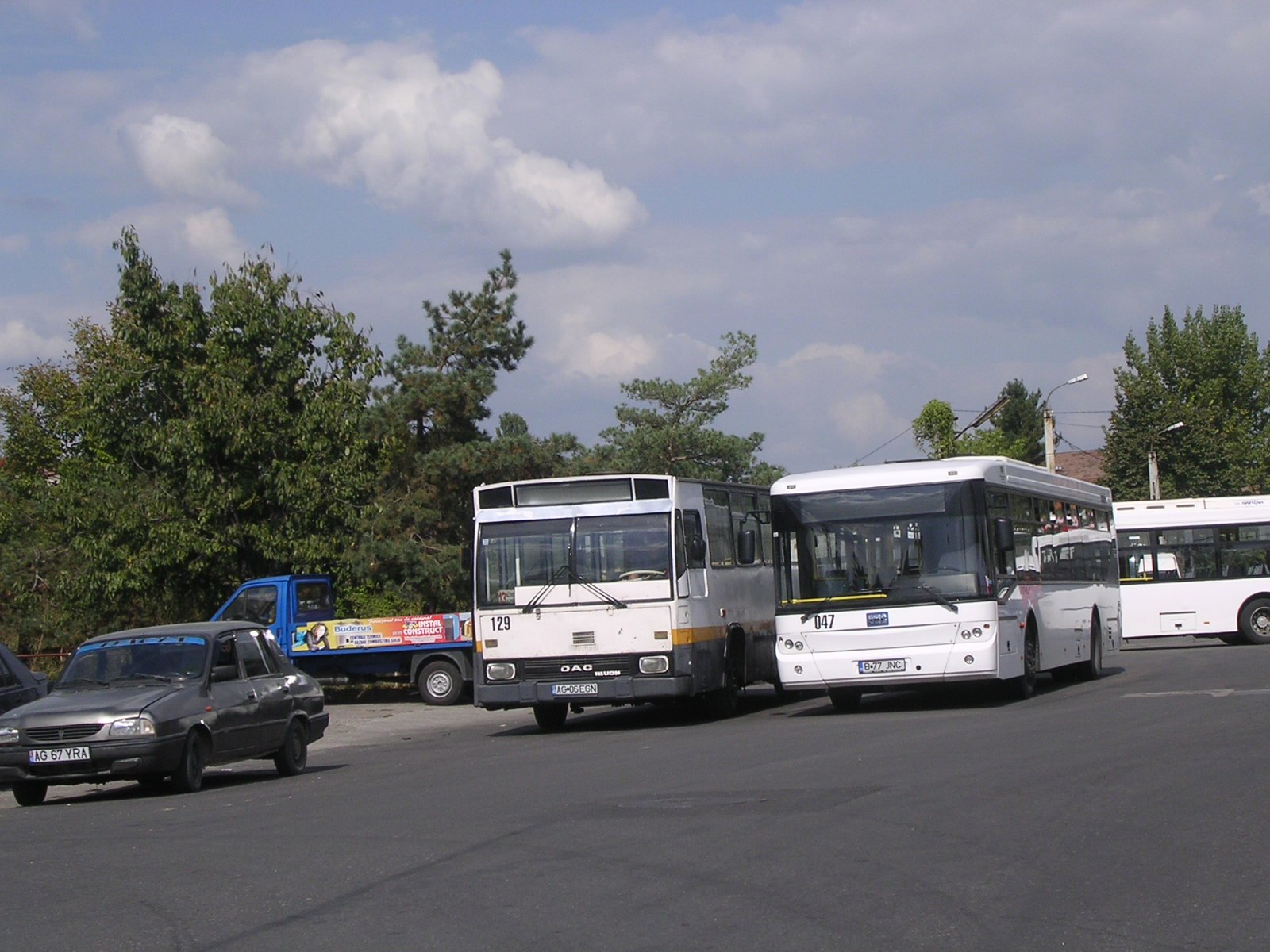 DAC 112 UDM no. 129 and BMC 220 SLF 047 Pitesti Romania | Flickr ...