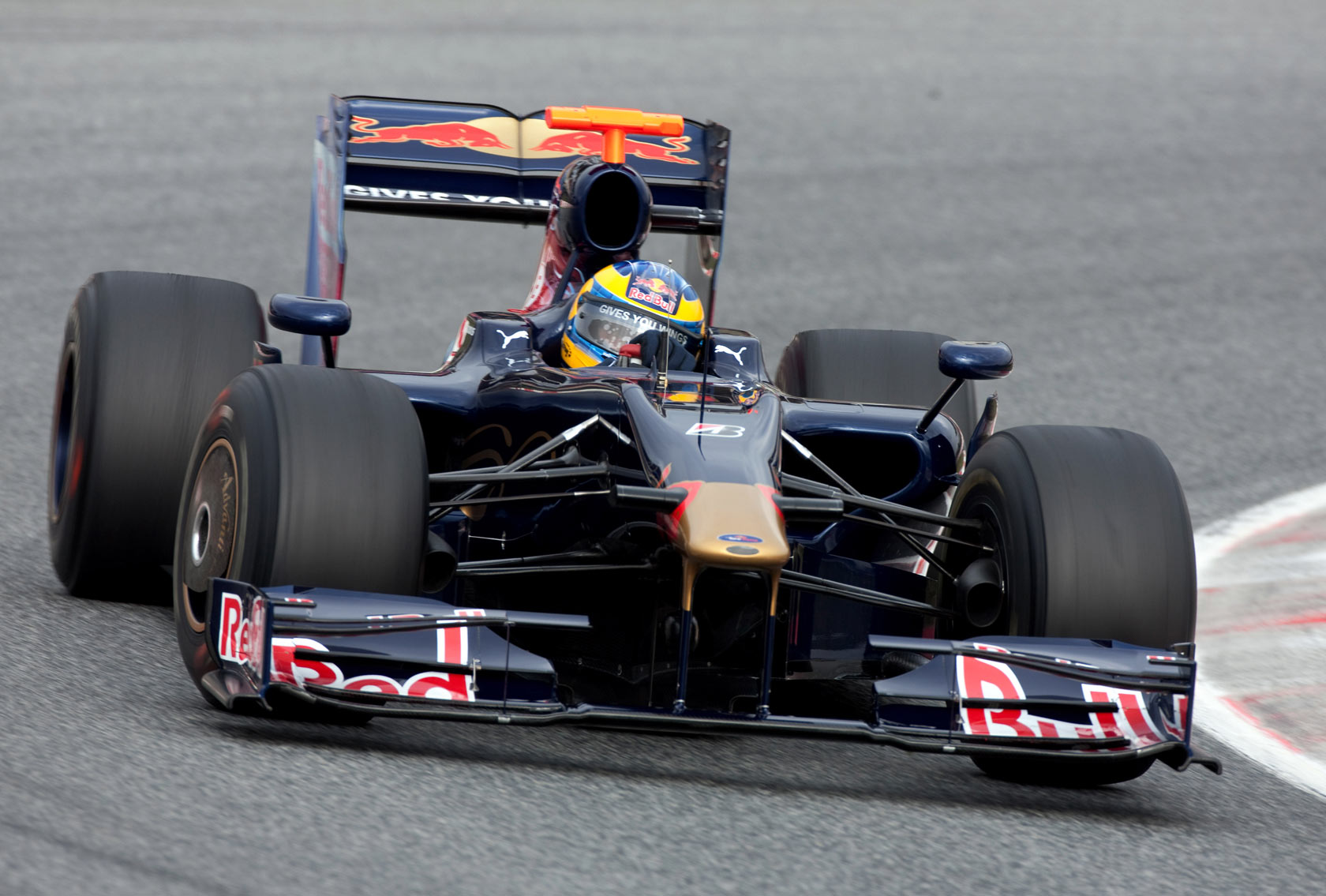 Scuderia Toro Rosso STR4 - 2009 F1 car - F1 Fanatic