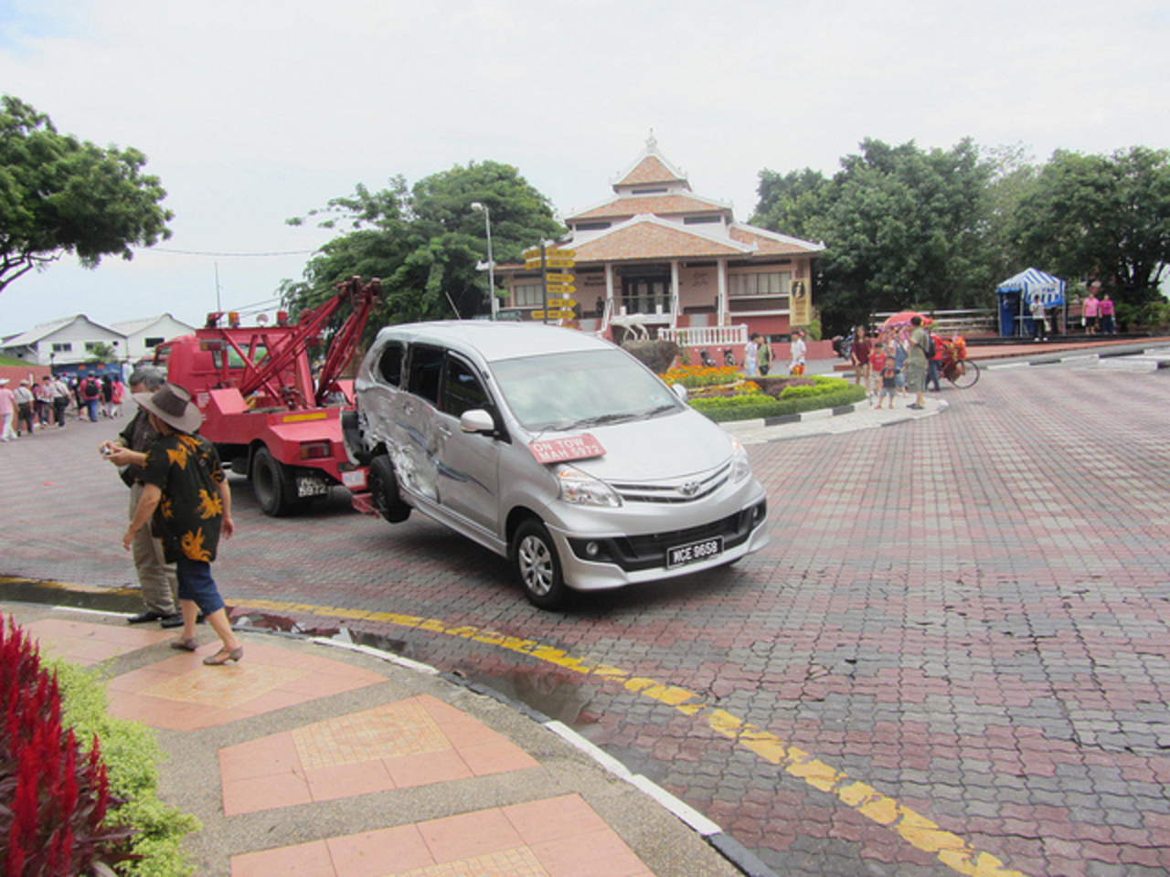 2012 Toyota Avanza On Tow In Malacca | Flickr - Photo Sharing!