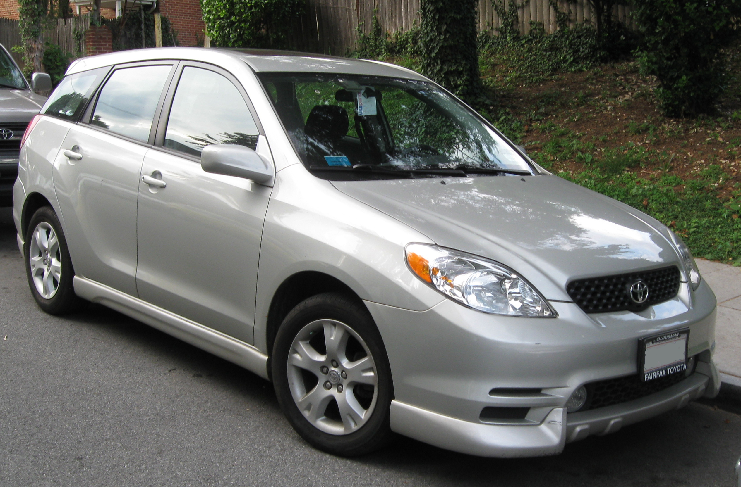 File:Toyota Matrix -- 07-09-2009.jpg - Wikimedia Commons