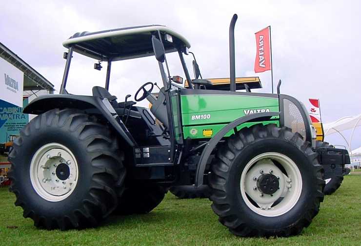 Image - Valtra BM100 MFWD (green) - 2003.jpg - Tractor ...