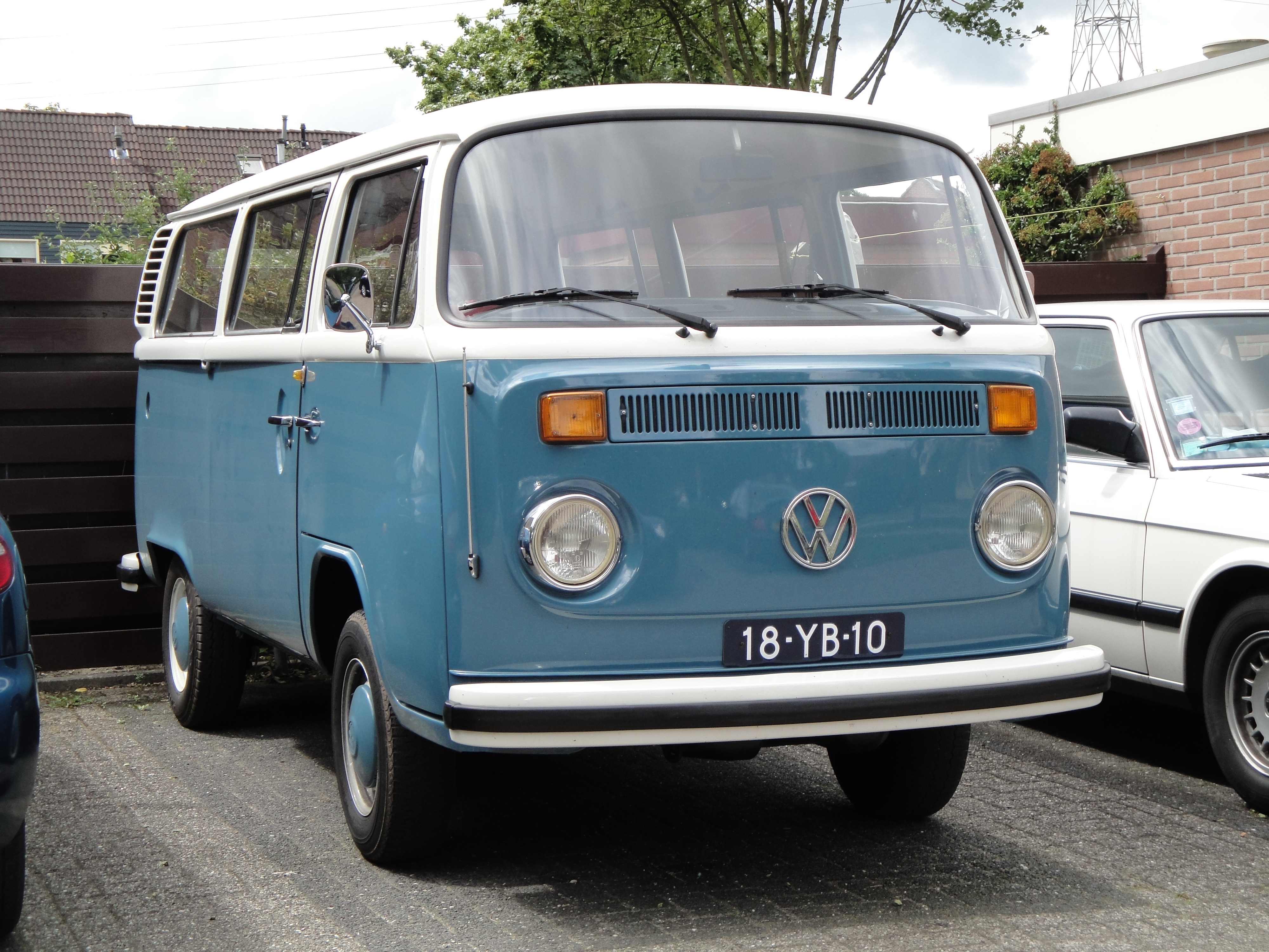 Volkswagen T2 Bus 18-YB-10 | Flickr - Photo Sharing!