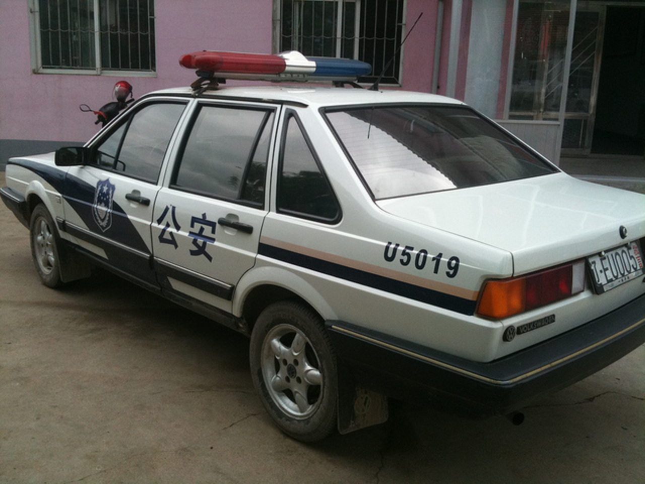 PRC Ministry of Public Safety - 2000 Volkswagen Santana - Kuandian ...