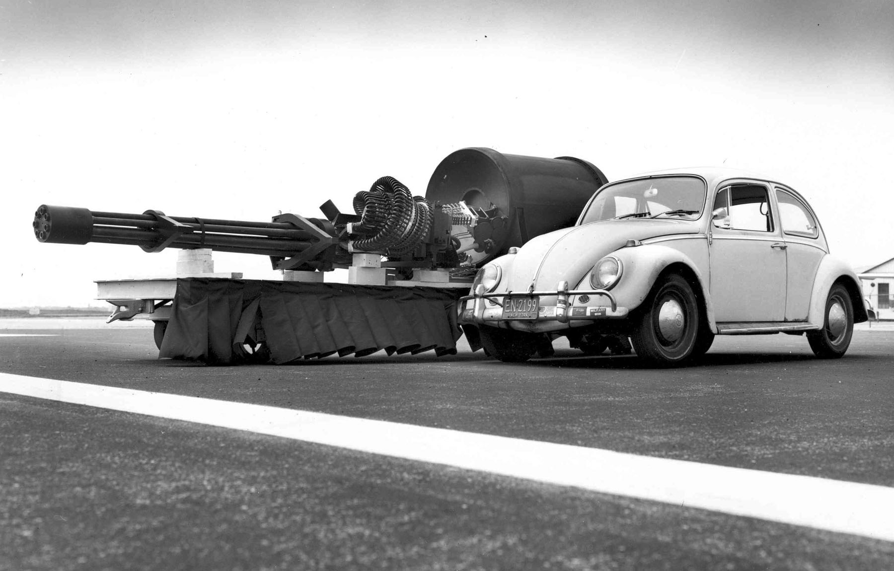 File:GAU-8 meets VW Type 1.jpg - Wikimedia Commons