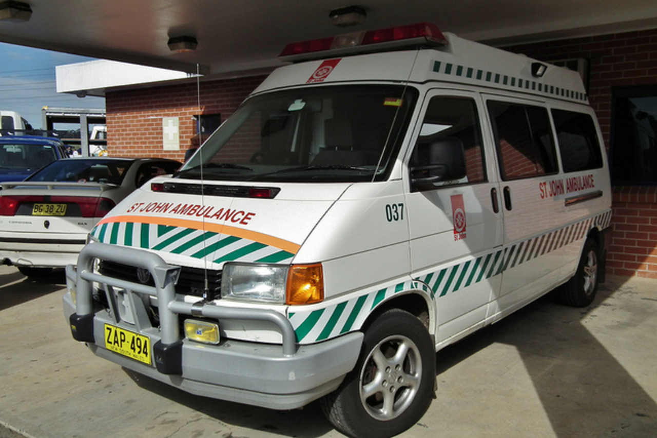 2004 Volkswagen T4 Transporter ambulance | Flickr - Photo Sharing!
