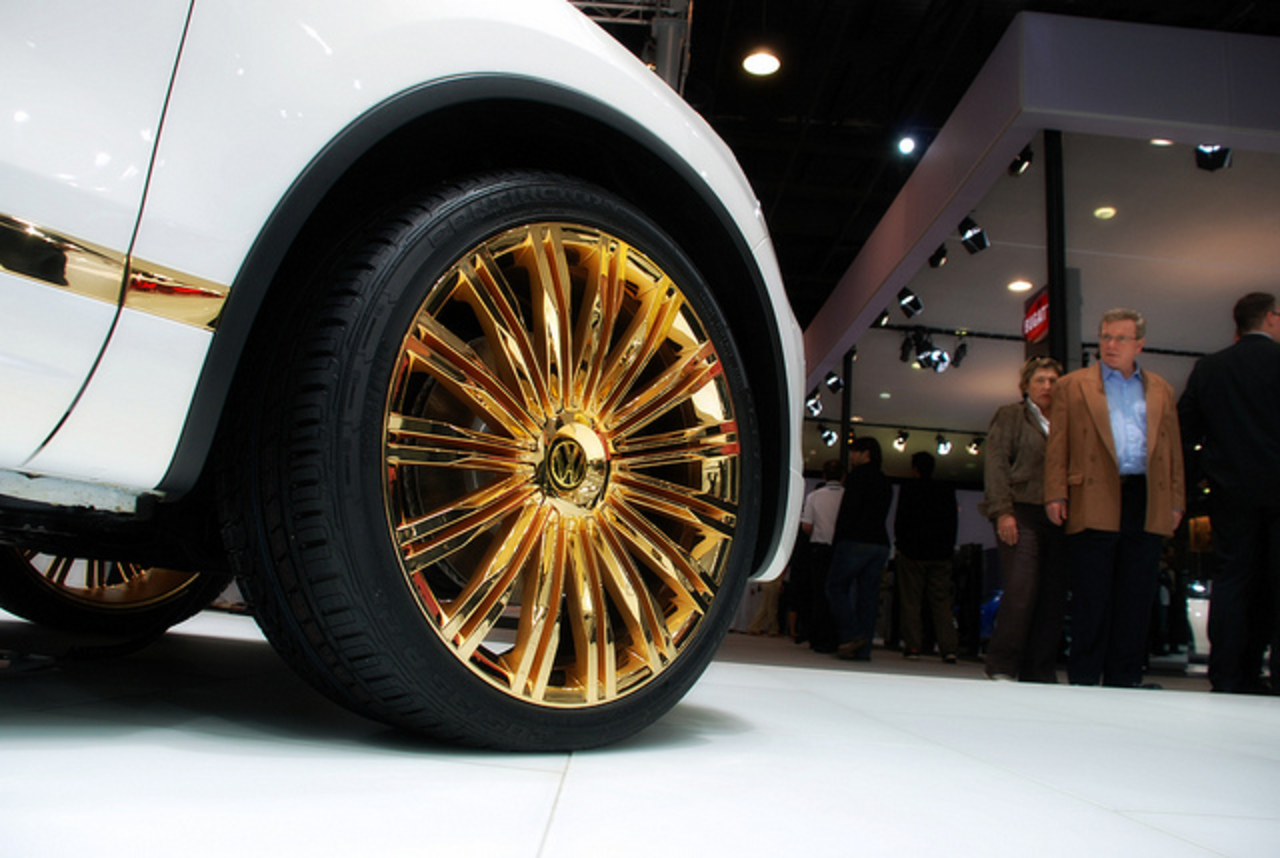Volkswagen Touareg Gold Edition, 24-carat shimmer | Flickr - Photo ...