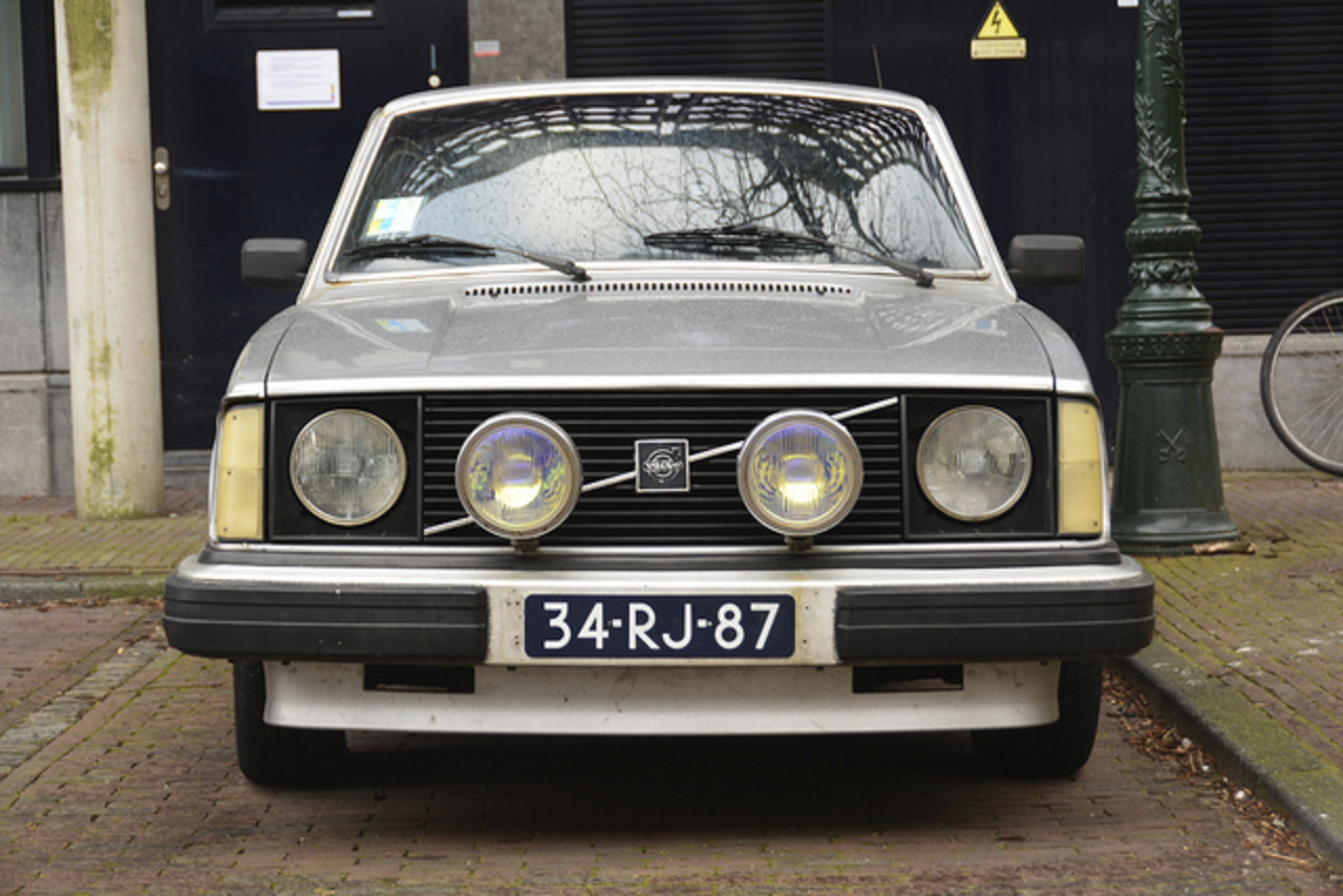 Flickr: The 240 Volvo Pool