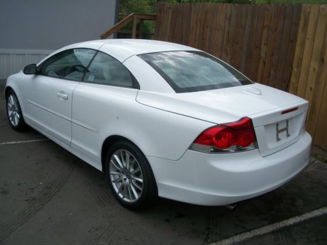 A Sideview of the 2009 Volvo C70 T5 Convertible - Now Available at ...