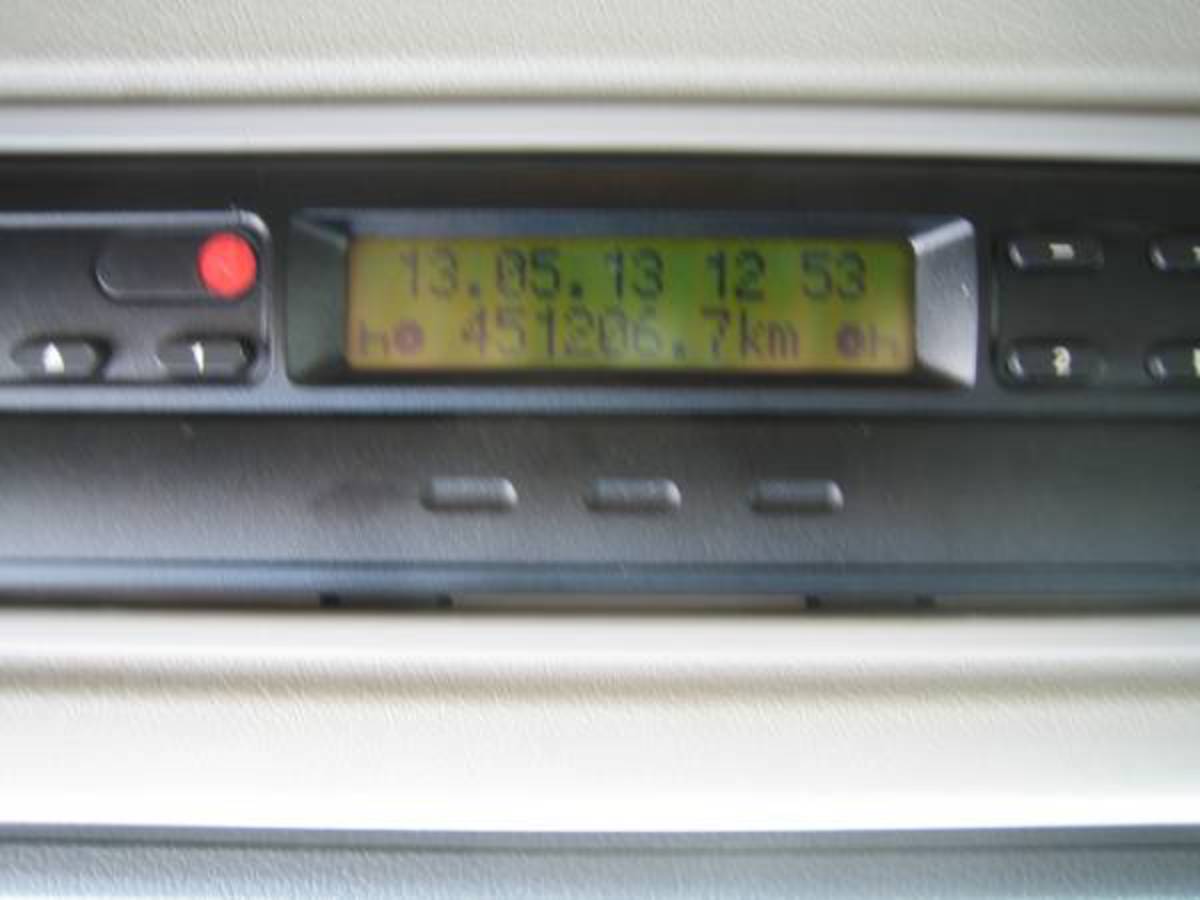 2003: Volvo FM9 4x2 kokosivuaukeavalla korilla for sale | Used ...