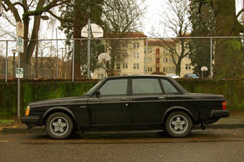 OLD PARKED CARS.: Piff Family Volvo #4: Ben's 1983 Volvo 244 GLT ...