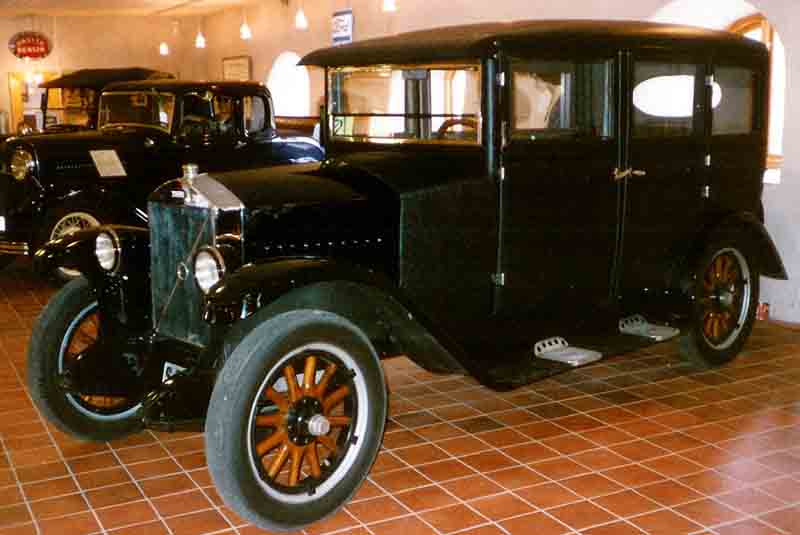 File:Volvo PV4 Sedan 1927 2.jpg - Wikimedia Commons