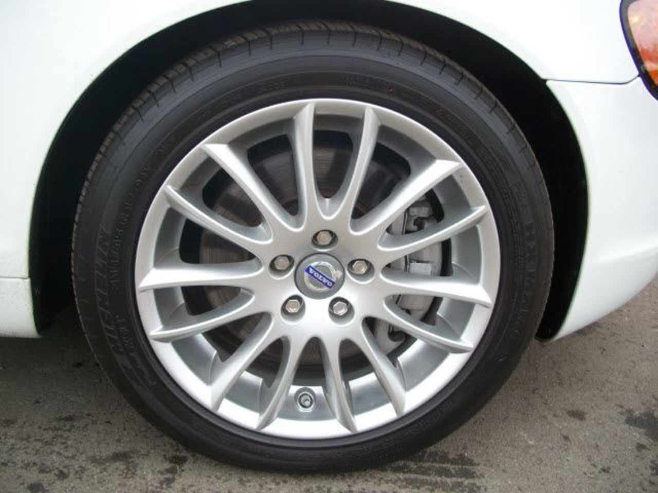 The Tires of the 2009 Volvo C70 T5 Convertible - Now Available at ...