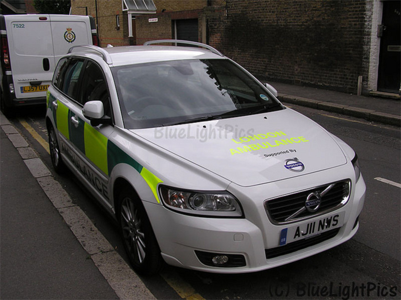 London Ambulance Service - Volvo V50 D5 | Flickr - Photo Sharing!