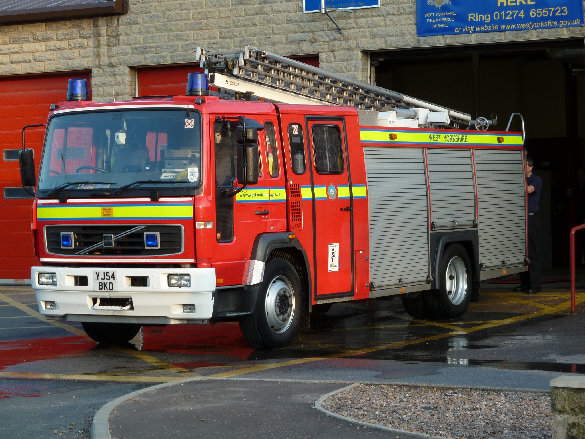 YJ54 BKO - West Yorkshire (Marsden) Volvo fire engine | Flickr ...