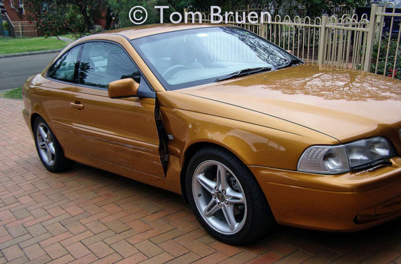 0001 1999 Volvo C70 Coupe Damage.jpg | Flickr - Photo Sharing!