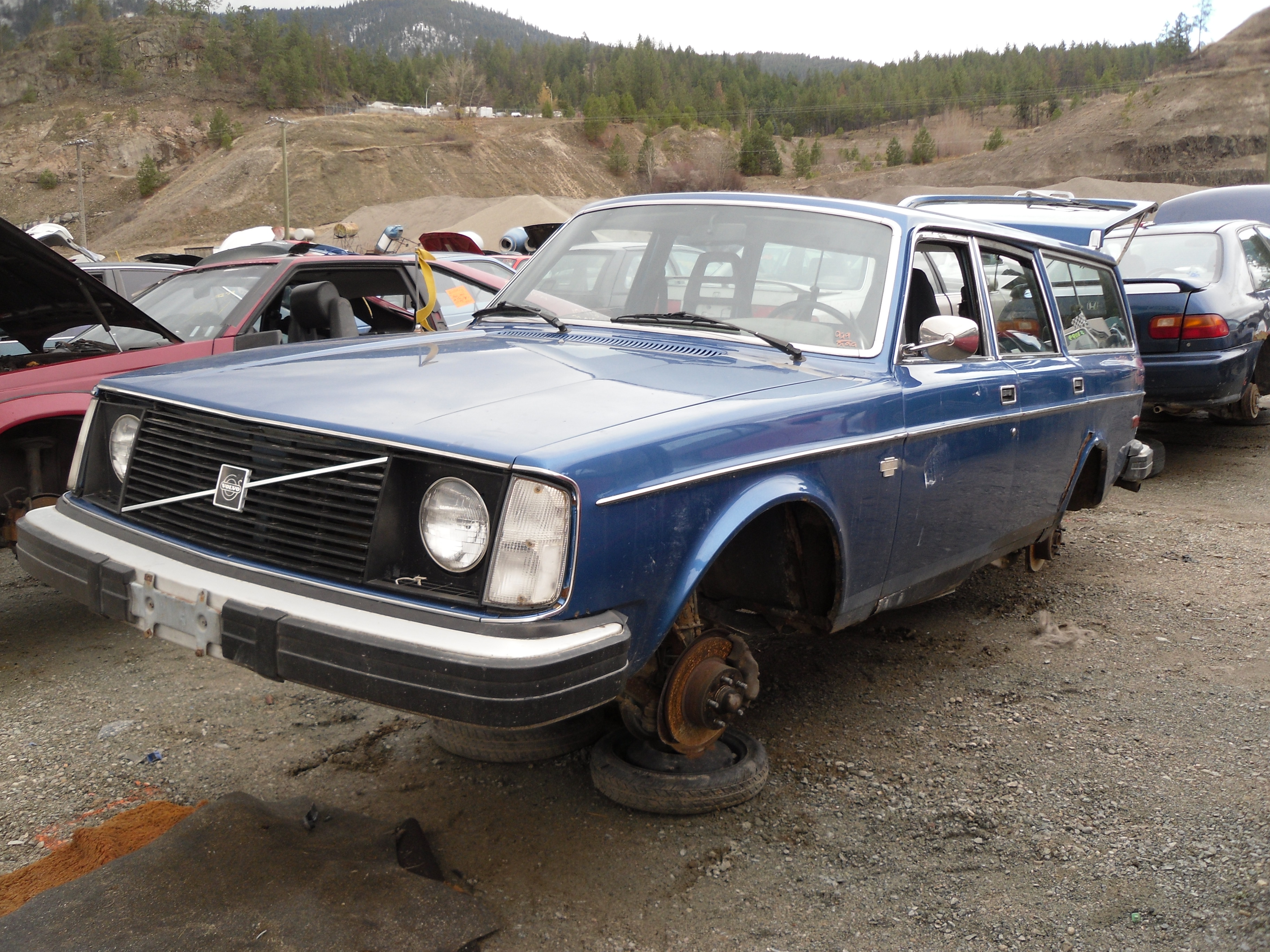 Volvo 240, 245 in BC junkyards 2012 | Flickr - Photo Sharing!