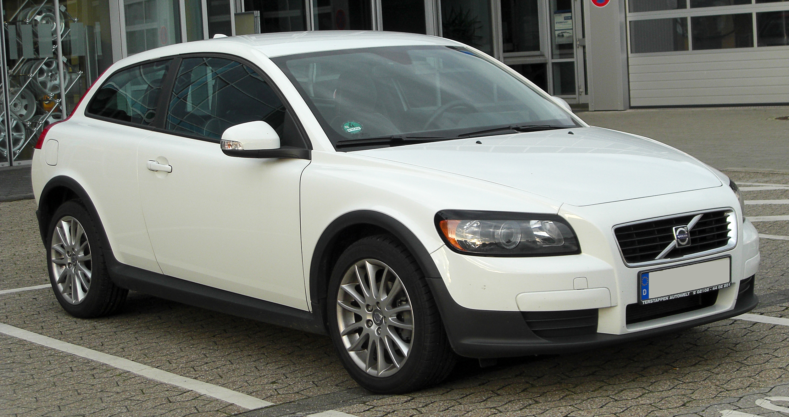 File:Volvo C30 1.6 front 20100918.jpg - Wikimedia Commons