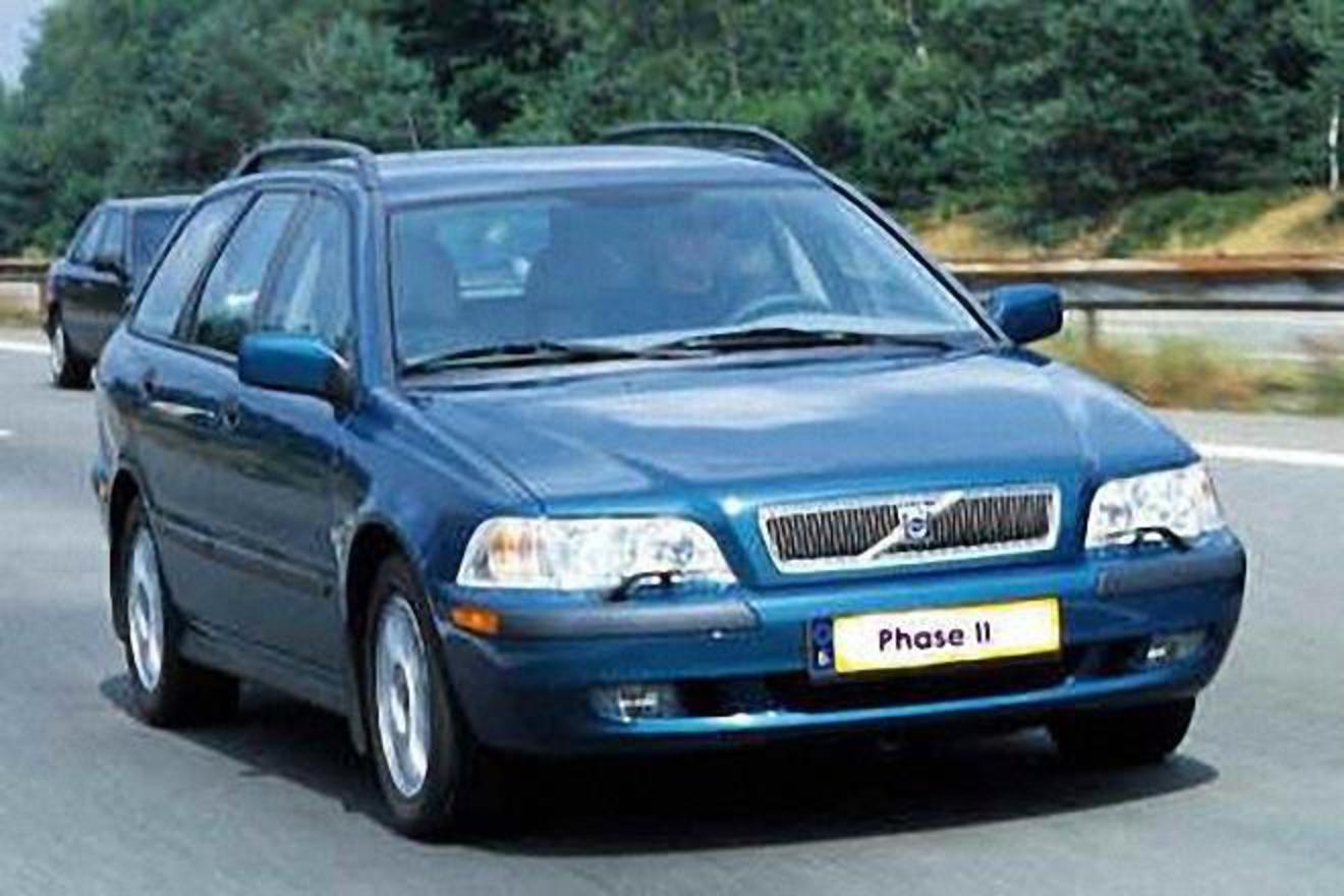 2001 Volvo V40 Phase II Blue Car Picture | Volvo Car Pictures