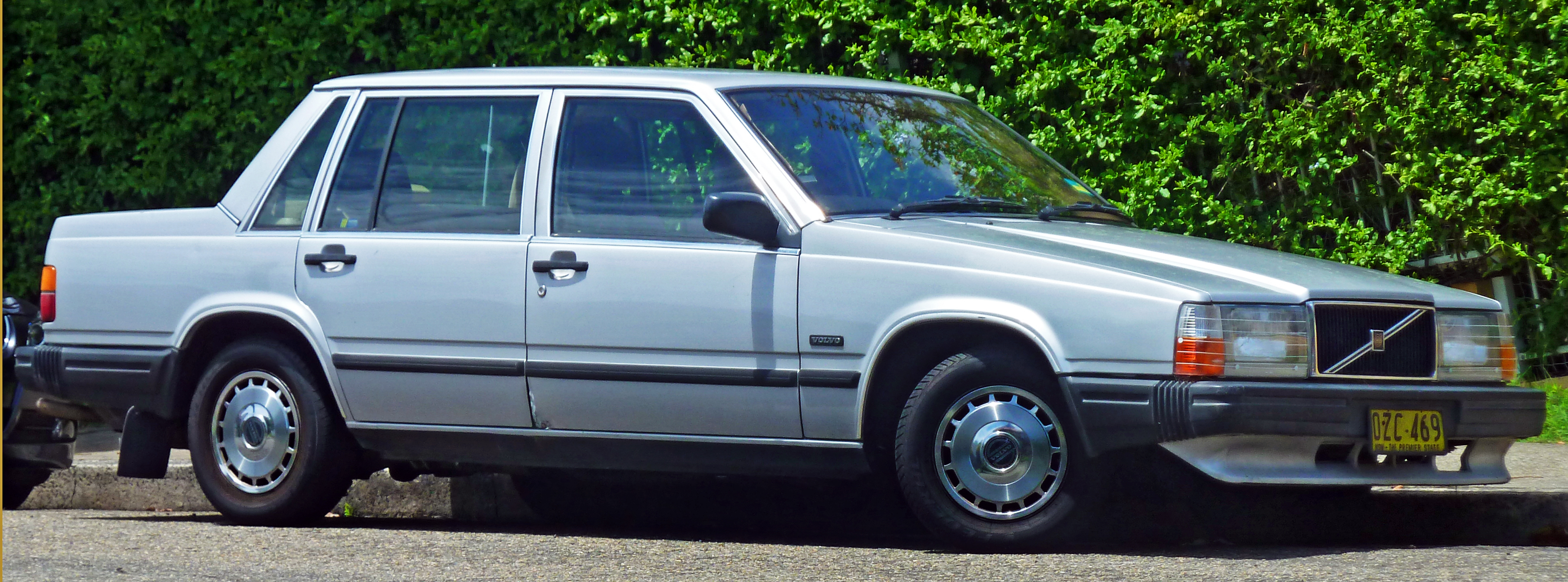 File:1985-1989 Volvo 740 GL sedan (2011-01-12).jpg - Wikimedia Commons