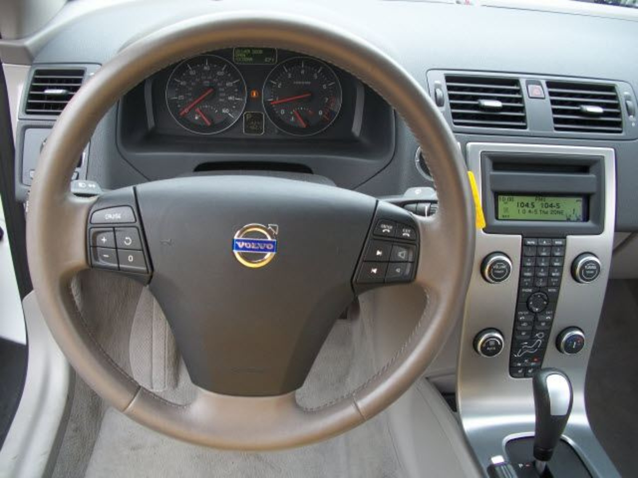 The Steering Wheel of the 2009 Volvo C70 T5 Convertible - Now ...