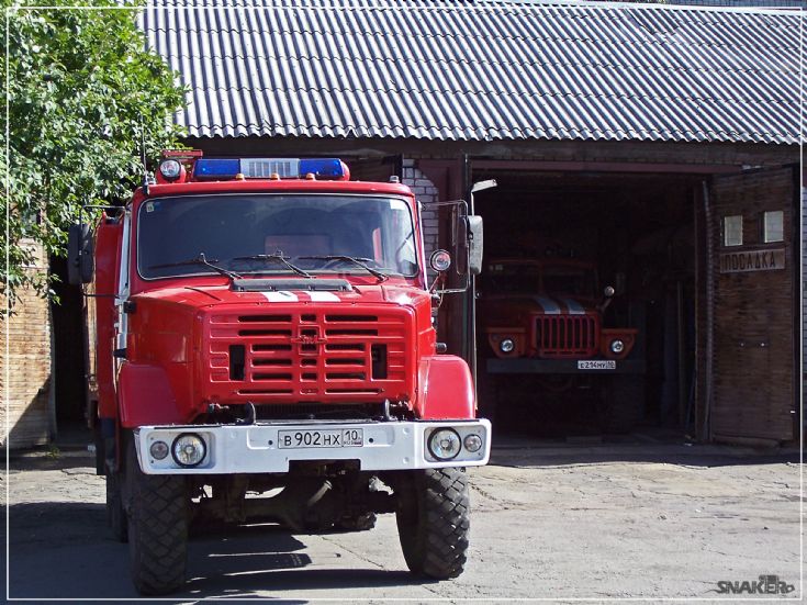 Fire Engines Photos - Zil and Ural Fire engine Karhumaki Russia