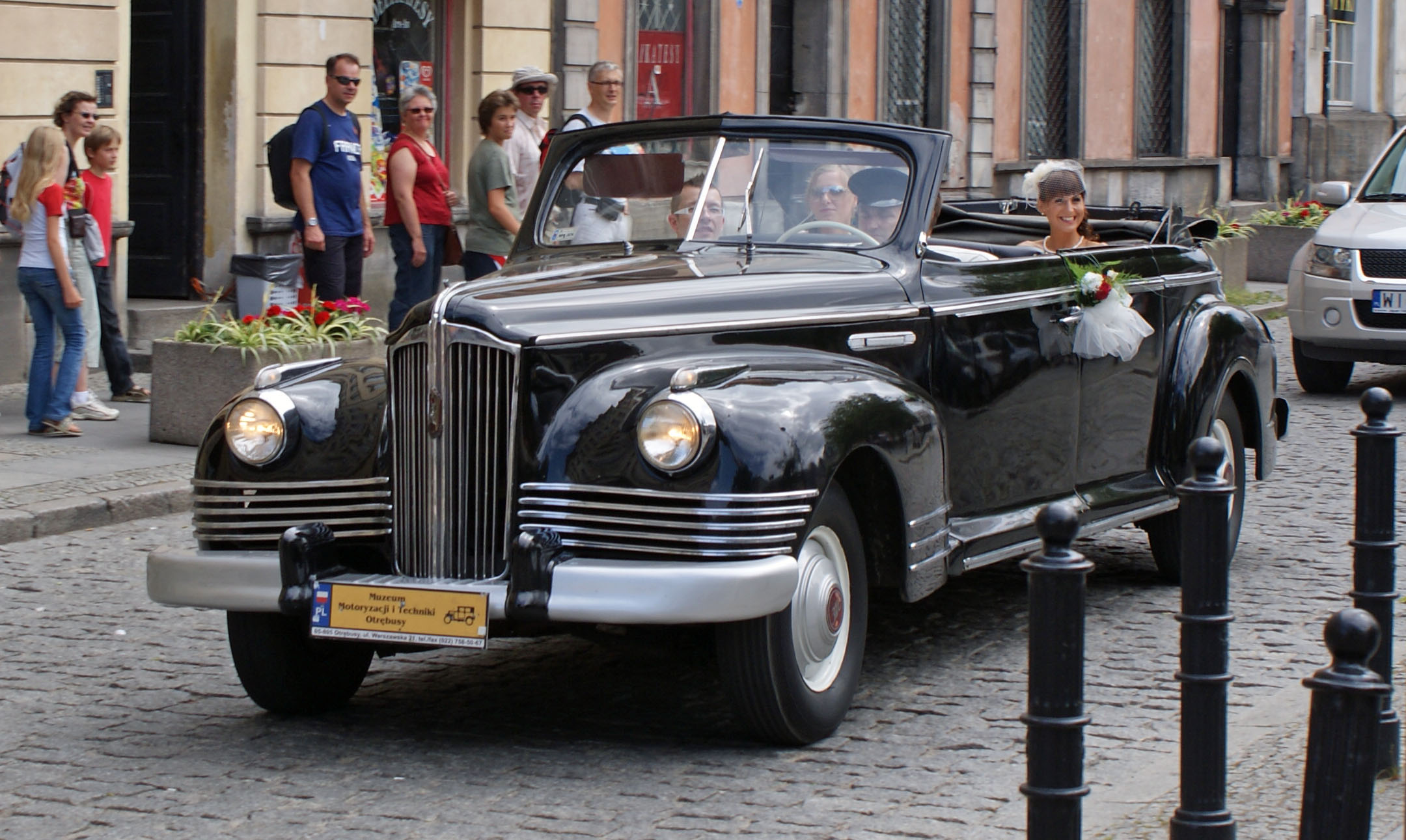 File:ZiS 110 Cabriolet.jpg - Wikimedia Commons