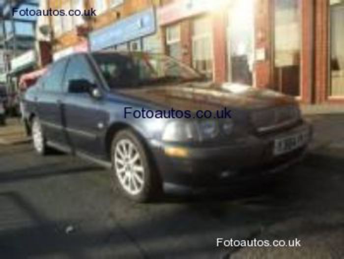 Cars similar to "volvo s40 20t 2001": volvo s40 hounslow, volvo s40 blue