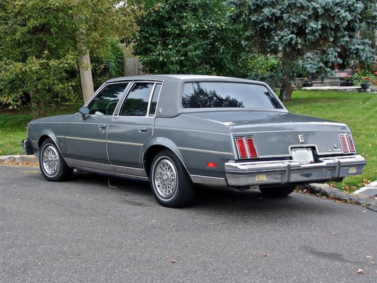 GM_FORD_GUY's 1987 Oldsmobile Cutlass Brougham. info and pics to come ...